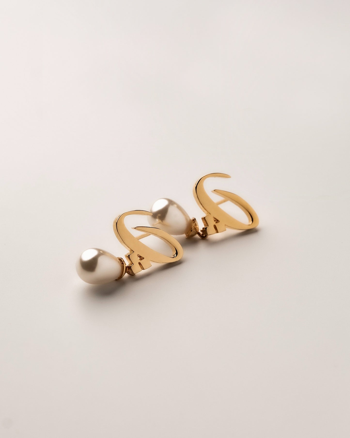 Calligraphed Initial Earring پ